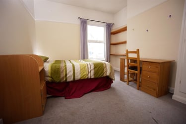 4 bed house, Welbeck Avenue, North Hill, Plymouth, PL46BG - Image 3